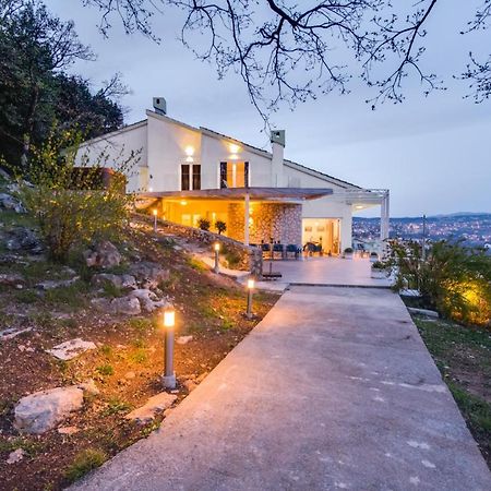 Premium Villa, Heatable Infinity Pool, Jacuzzi And Seaview, Beach And City Just 10Min By Foot Volosko Exterior photo