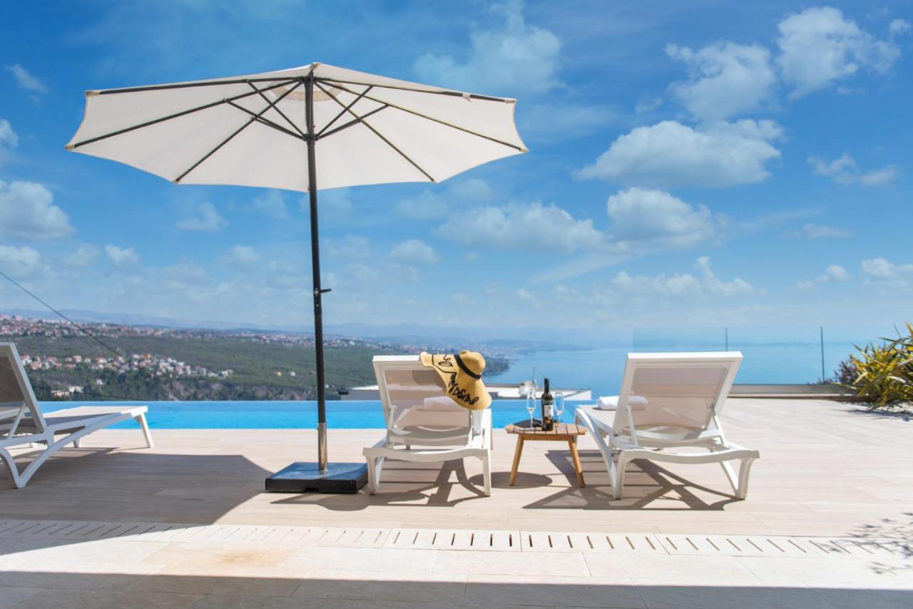 Premium Villa, Heatable Infinity Pool, Jacuzzi And Seaview, Beach And City Just 10Min By Foot Volosko Exterior photo
