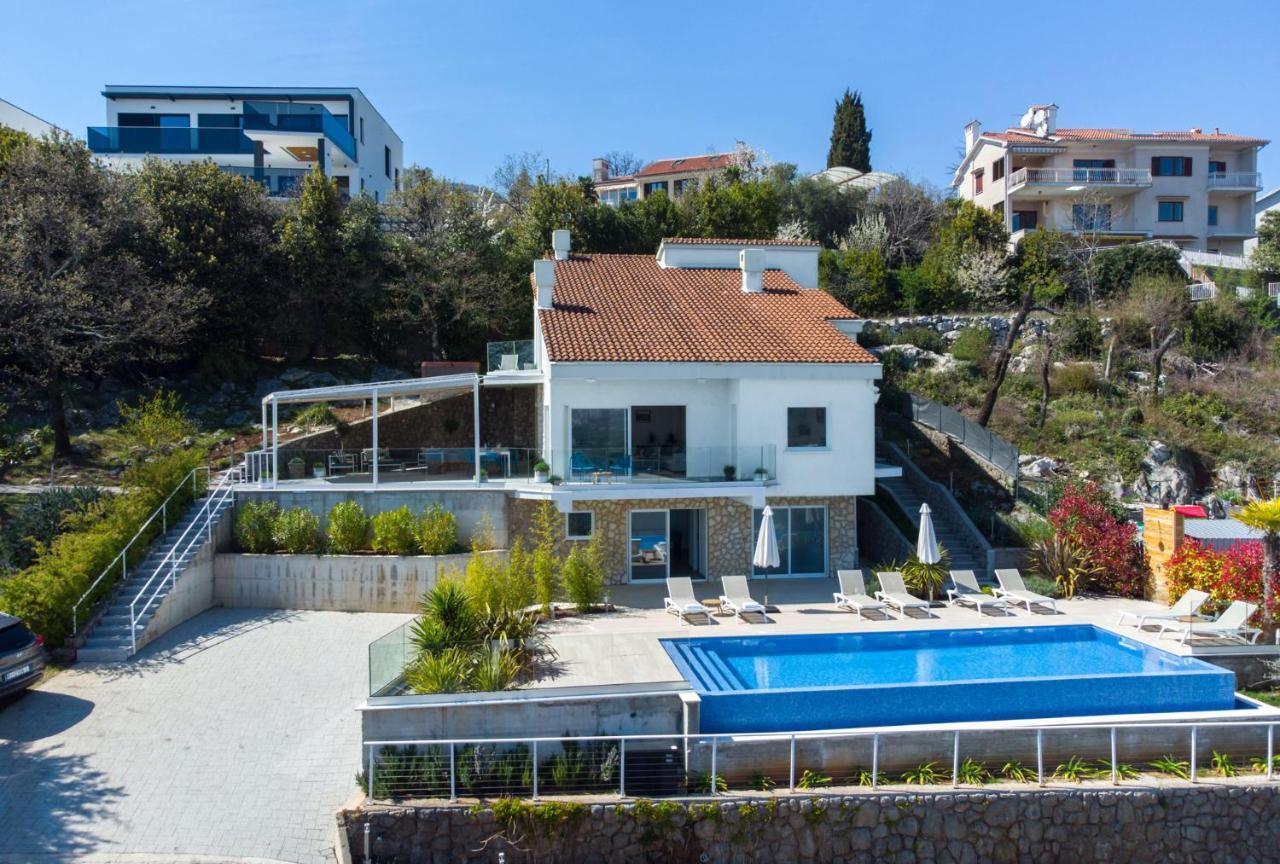 Premium Villa, Heatable Infinity Pool, Jacuzzi And Seaview, Beach And City Just 10Min By Foot Volosko Exterior photo